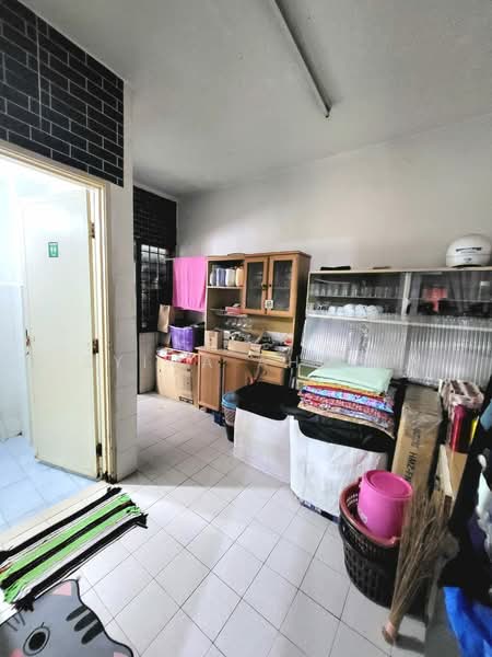 2-storey Terraced House for Sale in Sungai Buloh (Selangor) - Syima Ahmad - Dry Kitchen - PropertyGuru.com.my