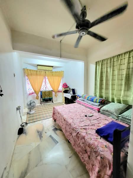2-storey Terraced House for Sale in Sungai Buloh (Selangor) - Syima Ahmad - Bedroom - PropertyGuru.com.my