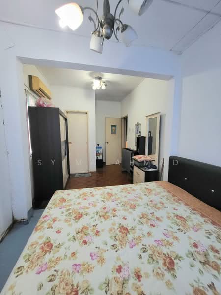 2-storey Terraced House for Sale in Sungai Buloh (Selangor) - Syima Ahmad - Bedroom - PropertyGuru.com.my