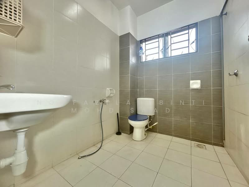 Rumah Teres 2 Tingkat untuk Dijual di Taman Sutera (Kajang) - Norfazilah Binti Mohd Saad - Bathroom - PropertyGuru.com.my
