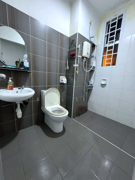 Rumah Teres 2 Tingkat untuk Dijual di Setia Eco Gardens (Gelang Patah) - Karl Lim - Bathroom - PropertyGuru.com.my