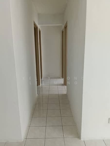 Pangsapuri untuk Dijual di Apartment Taman Topaz - Kelly Yong Lee Ming - Corridor - PropertyGuru.com.my