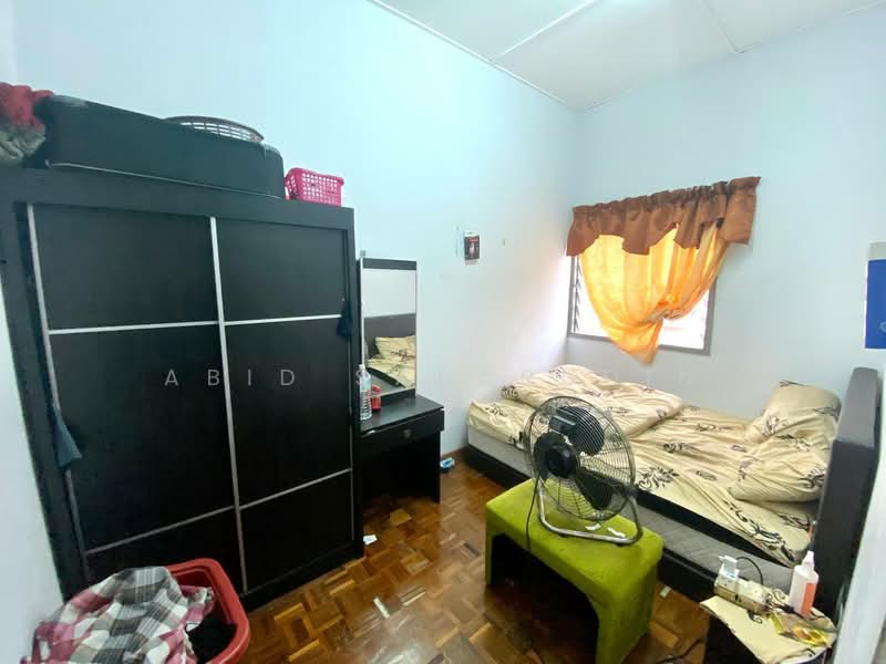 2-storey Terraced House for Sale in Taman Sungai Besi Indah (Seri Kembangan) - Abid Sabarudin - Bedroom - PropertyGuru.com.my