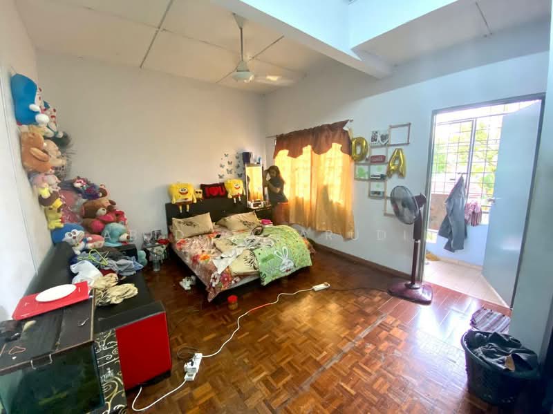 2-storey Terraced House for Sale in Taman Sungai Besi Indah (Seri Kembangan) - Abid Sabarudin - Bedroom - PropertyGuru.com.my