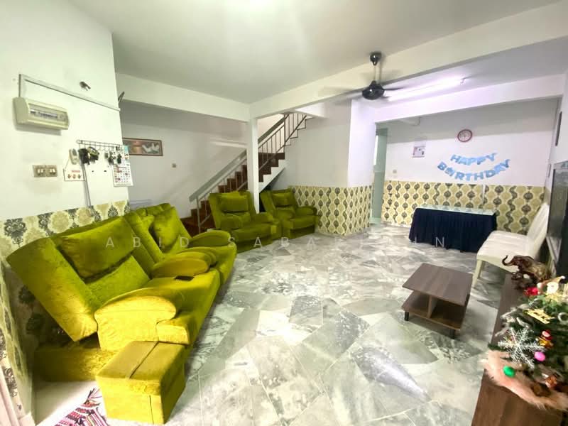 2-storey Terraced House for Sale in Taman Sungai Besi Indah (Seri Kembangan) - Abid Sabarudin - Living Room - PropertyGuru.com.my