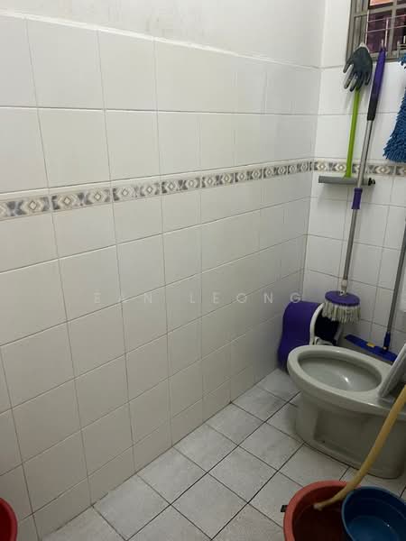 Rumah Teres 2 Tingkat untuk Disewa di Bukit Rahman Putra (Sungai Buloh) - Ean Leong - Bathroom - PropertyGuru.com.my