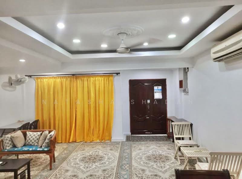 Rumah Teres 2-Tingkat untuk Dijual di U12, Taman Desa Alam (Shah Alam) - Natasha Shadan - Living Room - PropertyGuru.com.my