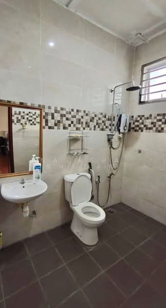 Rumah Teres 2-Tingkat untuk Dijual di U12, Taman Desa Alam (Shah Alam) - Natasha Shadan - Bathroom - PropertyGuru.com.my