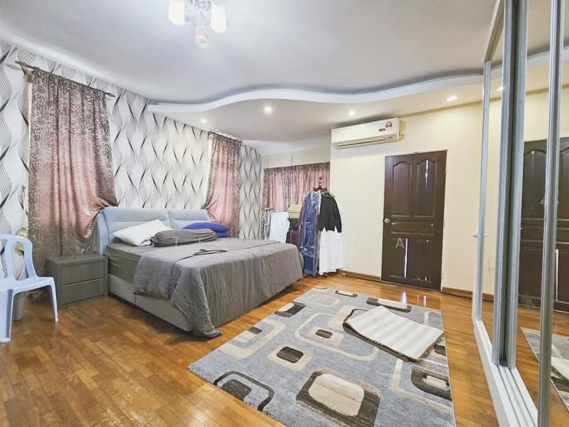 Semi-Detached House for Sale in Johor Bahru (Johor) - Stella Chia - Bedroom - PropertyGuru.com.my