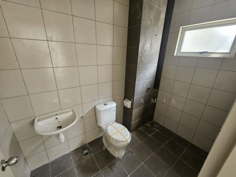 2-storey Terraced House for Sale in Bandar Rimbayu (Telok Panglima Garang) - Amsyar Jamil - Bathroom - PropertyGuru.com.my