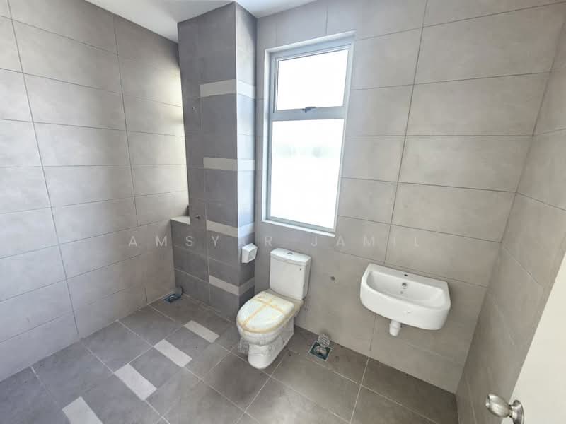 2-storey Terraced House for Sale in Bandar Rimbayu (Telok Panglima Garang) - Amsyar Jamil - Bathroom - PropertyGuru.com.my