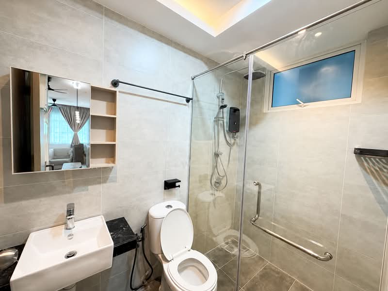 Condominium for Rent at QuayWest Residence - Andrew Chow - Bathroom - PropertyGuru.com.my