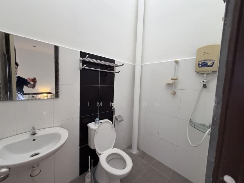 2-storey Terraced House for Sale in Taman Seri Bahagia (Cheras) - Jimmy Ng - Bathroom - PropertyGuru.com.my