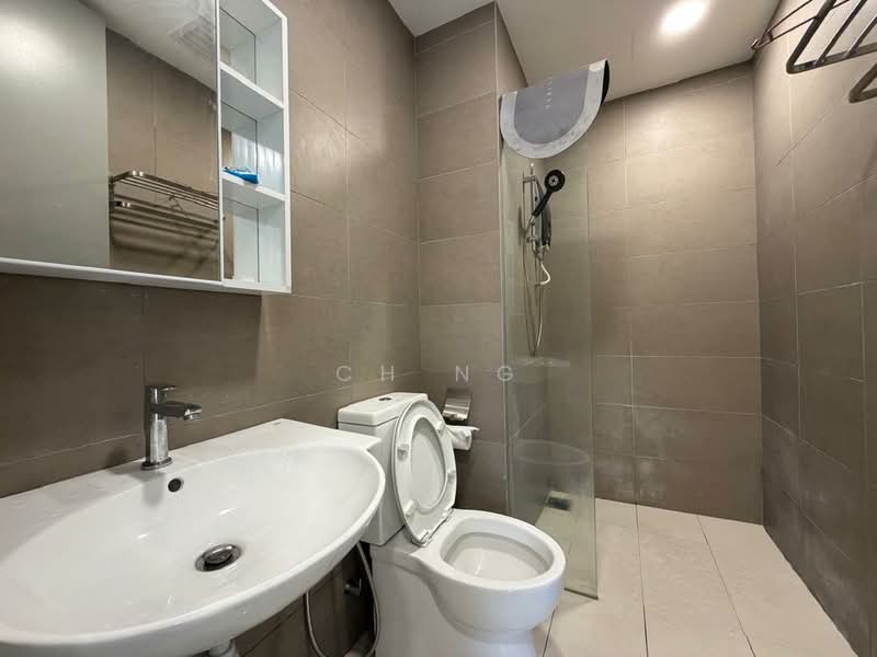 Service Residence for Sale at The Era @ Duta North - CH Ng - Bathroom - PropertyGuru.com.my