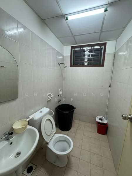 Servis Apartment untuk Dijual di Nusa Perdana Serviced Apartment - Chuan Hong Kee - Bathroom - PropertyGuru.com.my