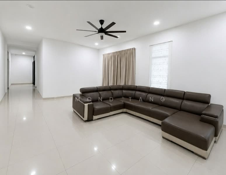 Rumah Kluster untuk Dijual di Taman Lagenda Putra (Kulai) - Edmond Tang - Living Room - PropertyGuru.com.my