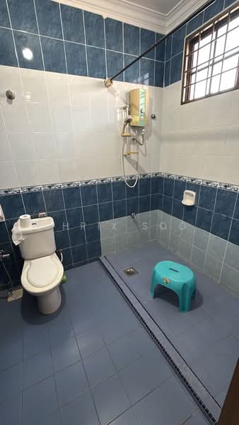 Rumah Teres 2 Tingkat untuk Disewa di Desa Melati (Nilai) - Chrix Soo - Bathroom - PropertyGuru.com.my
