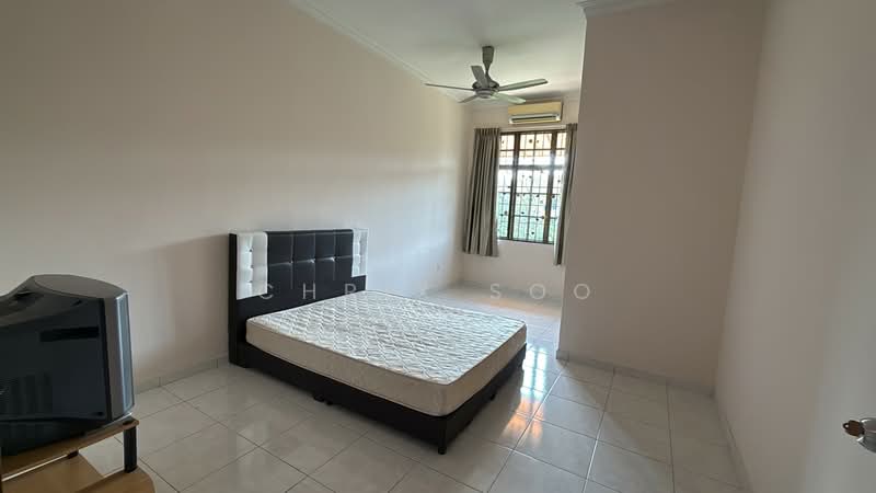 Rumah Teres 2 Tingkat untuk Disewa di Desa Melati (Nilai) - Chrix Soo - Bedroom - PropertyGuru.com.my