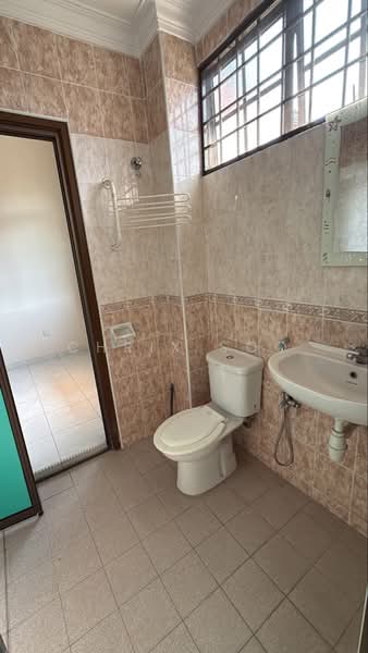 Rumah Teres 2 Tingkat untuk Disewa di Desa Melati (Nilai) - Chrix Soo - Bathroom - PropertyGuru.com.my