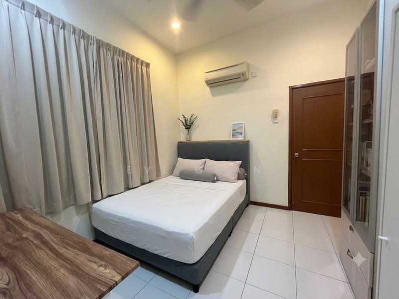 1.5-storey Terraced House for Rent in Taman Molek (Johor Bahru) - Eve Chan - Bedroom - PropertyGuru.com.my