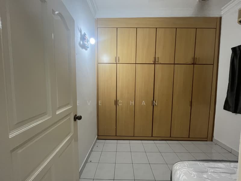 Rumah Teres 1.5 Tingkat untuk Disewa di Taman Molek (Johor Bahru) - Eve Chan - Bedroom - PropertyGuru.com.my