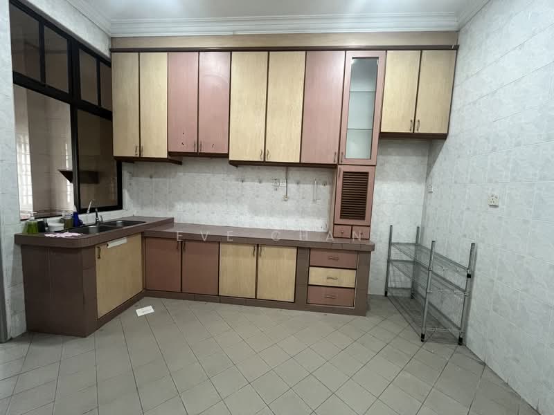 Rumah Teres 1.5 Tingkat untuk Disewa di Taman Molek (Johor Bahru) - Eve Chan - Kitchen - PropertyGuru.com.my