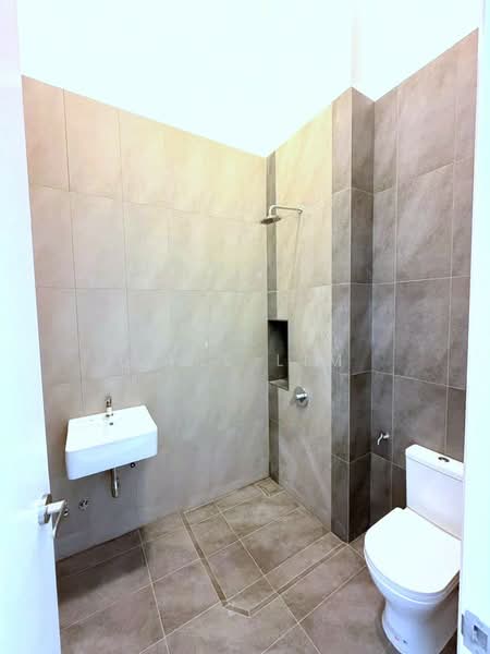Cluster House for Sale in Setia Tropika (Johor Bahru) - Karl Lim - Bathroom - PropertyGuru.com.my