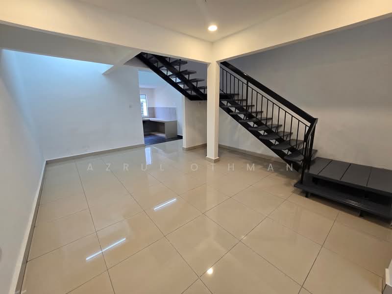 Rumah Teres 2 Tingkat untuk Dijual di Taman Bukit Emas (Seremban) - Azrul Othman - Living Room - PropertyGuru.com.my