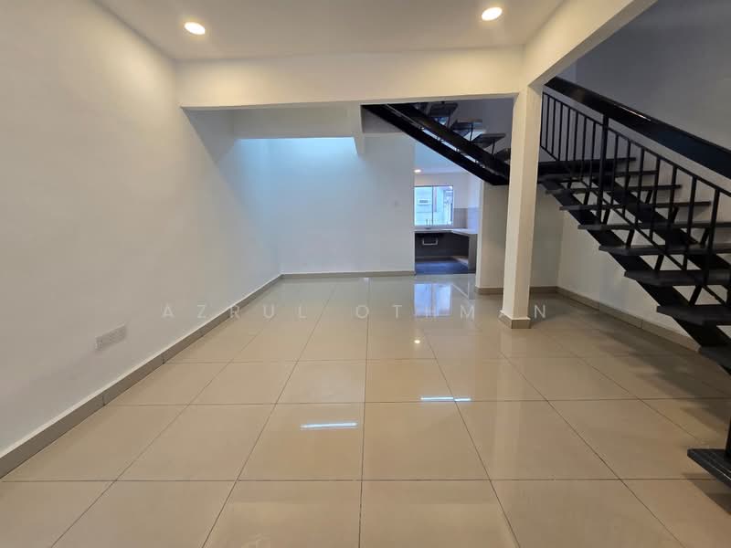 Rumah Teres 2 Tingkat untuk Dijual di Taman Bukit Emas (Seremban) - Azrul Othman - Living Room - PropertyGuru.com.my