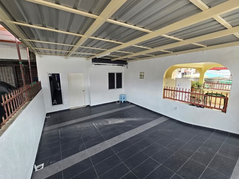 Rumah Teres 2 Tingkat untuk Dijual di Taman Bukit Emas (Seremban) - Azrul Othman - Exterior - PropertyGuru.com.my