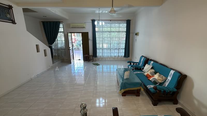 Rumah Teres 2 Tingkat untuk Disewa di Desa Melati (Nilai) - Athena Cho - Living Room - PropertyGuru.com.my