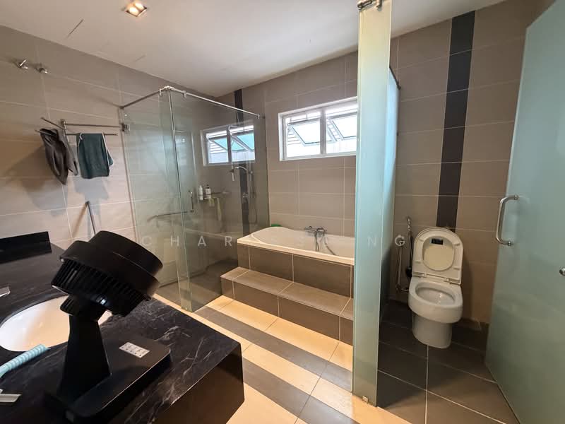 Banglo Lot Kosong untuk Dijual di Bandar Sungai Long (Selangor) - Charisse Ng - Bathroom - PropertyGuru.com.my