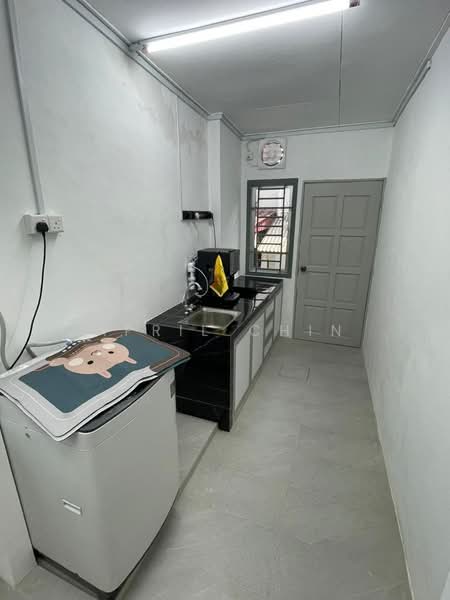 Rumah Teres untuk Disewa di Taman Damai Jaya (Skudai) - April Chin - Kitchen - PropertyGuru.com.my