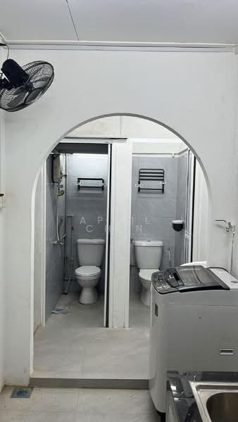 Rumah Teres untuk Disewa di Taman Damai Jaya (Skudai) - April Chin - Bathroom - PropertyGuru.com.my
