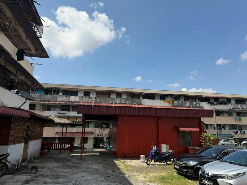 Flat for Sale at Flat Taman Ungku Tun Aminah - Jeff Ooi - Exterior - PropertyGuru.com.my