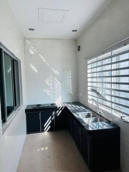 2-storey Terraced House for Rent in Bandar Seri Botani (Simpang Pulai) - Jeff Tan - Kitchen - PropertyGuru.com.my