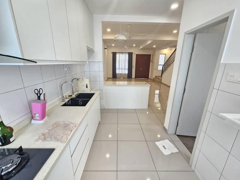 2-storey Terraced House for Sale in Kota Kemuning (Shah Alam) - Amsyar Jamil - Kitchen - PropertyGuru.com.my