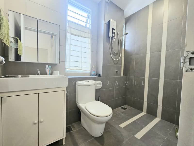 2-storey Terraced House for Sale in Kota Kemuning (Shah Alam) - Amsyar Jamil - Bathroom - PropertyGuru.com.my