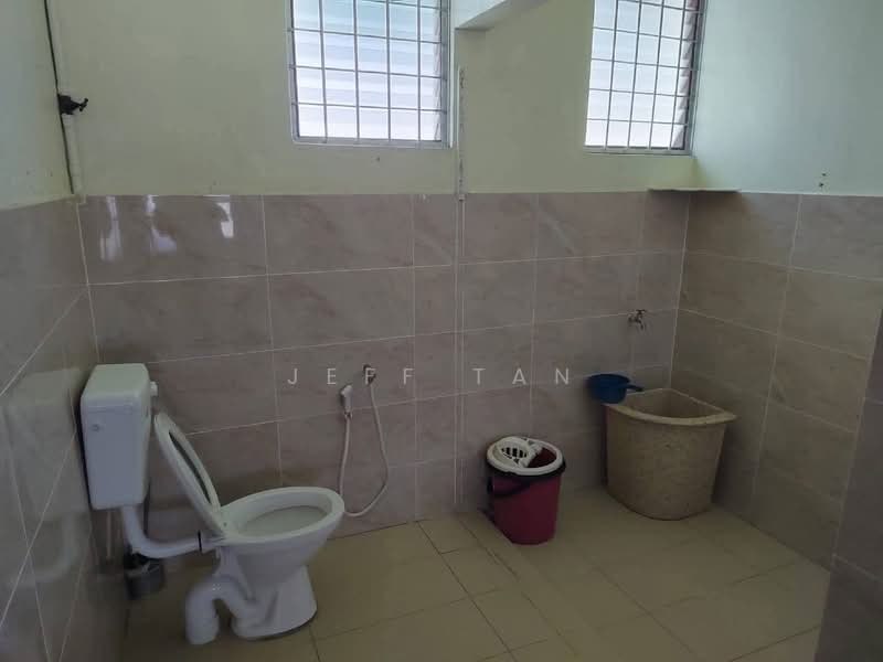 Semi-Detached House for Sale in Taman Canning (Ipoh) - Jeff Tan - Bathroom - PropertyGuru.com.my