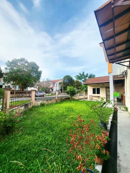 2-storey Terraced House for Sale in Sungai Buloh (Selangor) - Syima Ahmad - Side Land - PropertyGuru.com.my