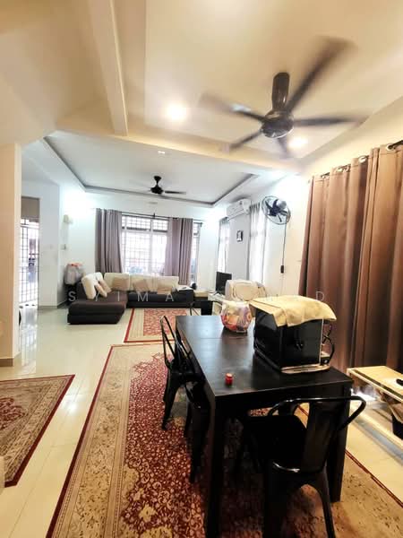 2-storey Terraced House for Sale in Sungai Buloh (Selangor) - Syima Ahmad - Living Room - PropertyGuru.com.my