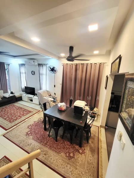 2-storey Terraced House for Sale in Sungai Buloh (Selangor) - Syima Ahmad - Living Room - PropertyGuru.com.my