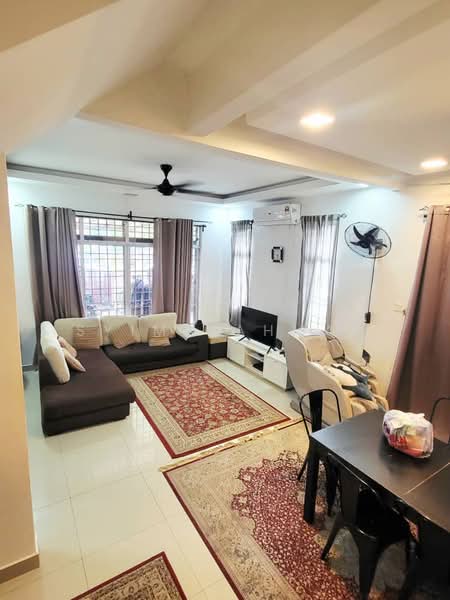 2-storey Terraced House for Sale in Sungai Buloh (Selangor) - Syima Ahmad - Living Room - PropertyGuru.com.my