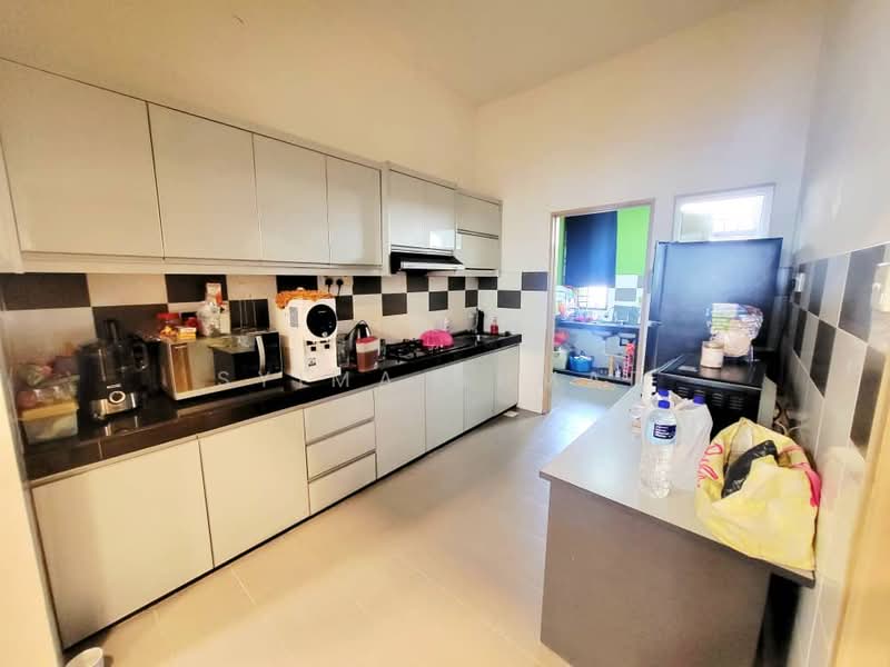 2-storey Terraced House for Sale in Sungai Buloh (Selangor) - Syima Ahmad - Kitchen - PropertyGuru.com.my