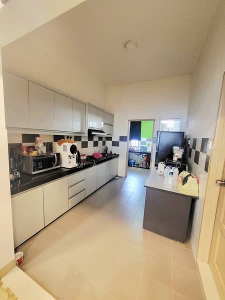2-storey Terraced House for Sale in Sungai Buloh (Selangor) - Syima Ahmad - Kitchen - PropertyGuru.com.my