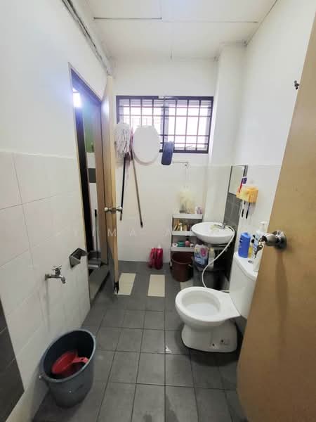 2-storey Terraced House for Sale in Sungai Buloh (Selangor) - Syima Ahmad - Bathroom - PropertyGuru.com.my
