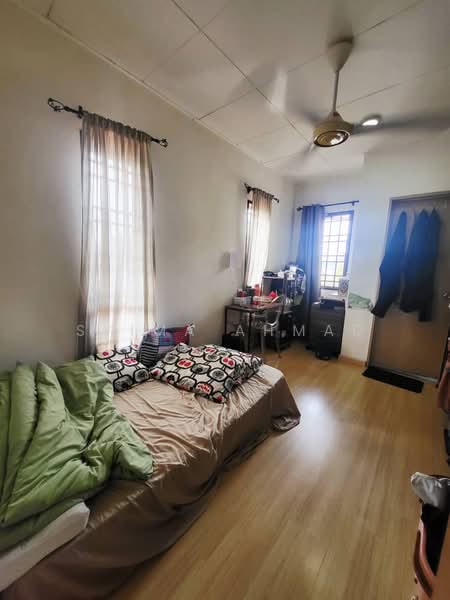 2-storey Terraced House for Sale in Sungai Buloh (Selangor) - Syima Ahmad - Bedroom - PropertyGuru.com.my