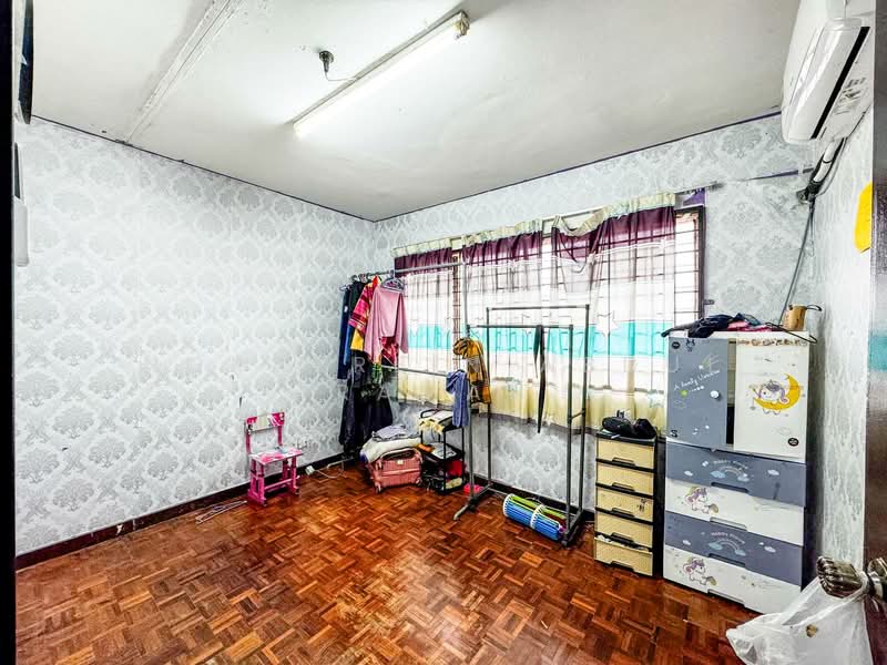 Rumah Flat untuk Dijual di PKNS Seksyen 24 - Norazrein Abdul Raman - Bedroom - PropertyGuru.com.my