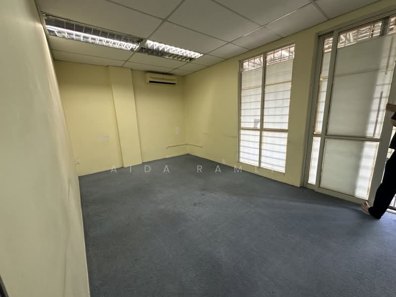 Shop for Rent in Bukit Jelutong (Shah Alam) - Aida Ramli - PropertyGuru.com.my