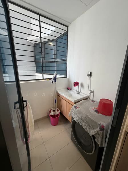 Kondominium untuk Disewa di Queens Residences Q2 @ Queens Waterfront - Joanne Liw - Balcony - PropertyGuru.com.my